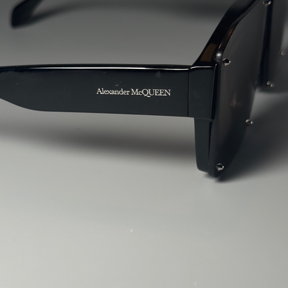 Alexander Mcqueen Black Rectangular Sunglasses - image 5